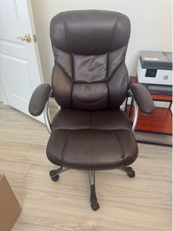 StaplesOffice Chair