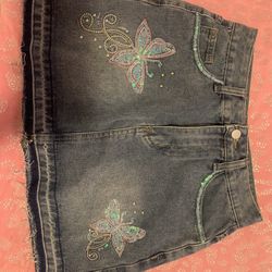 Woman’s Xs Skirt Never Been Worn And Very Cute