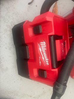Milwaukee M12 Fuel Vacuum Aspiradora