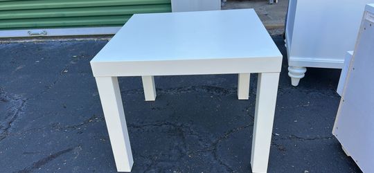 Side table white