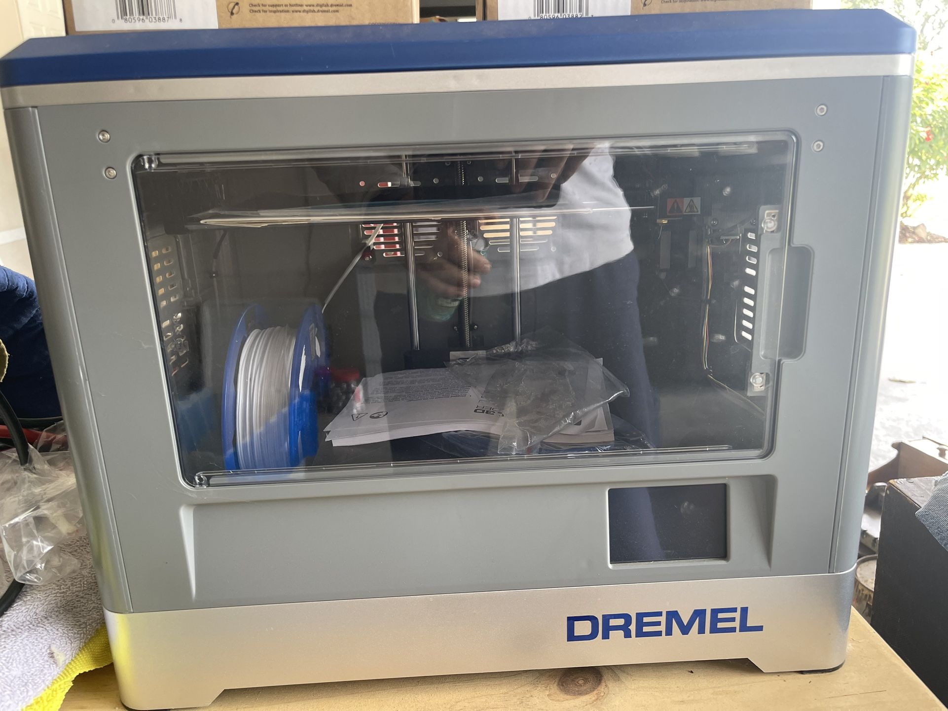 Dremel 3D20 Idea Builder 3D Printer with white filament