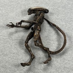 NECA Alien 3 Dog Alien Xenomorph Version. Brown Warrior 9" Action Figure