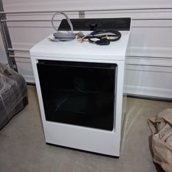 LG Smart Electric 240 Volt Dryer NOT GAS Easy Load Door NEW CONDITION