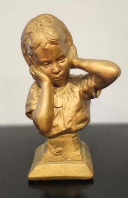 Vintage Chalkware with Girl Holding Ears ESCO PRODUCTS
Statue