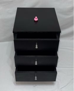Nightstand / Dresser with 3 Drawers