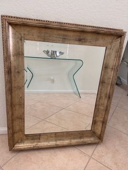 Mirror-solid wood frame with beveled glass