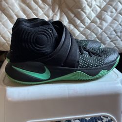 Kyrie 2 Size 11