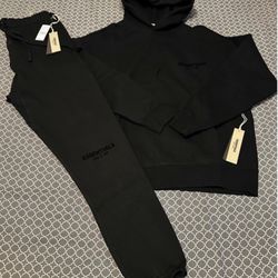 Essential Limo Black