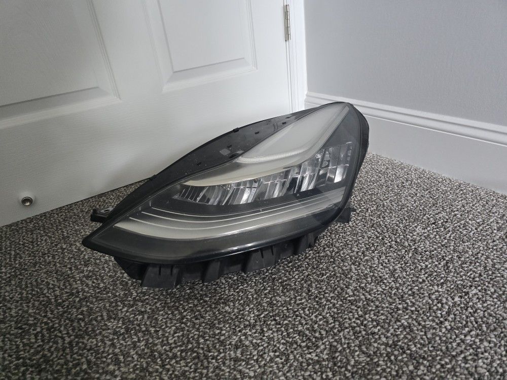 Tesla Model 3 Y Headlight 2021 Left Driver Side