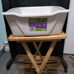 Extra Large Cat Litter Box. 