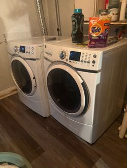 White GE washer and dryer