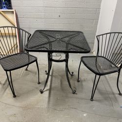 WOODARD CAROLINA FORGE  PINECREST // Midcentury Wrought Iron Bistro Table + Two chairs