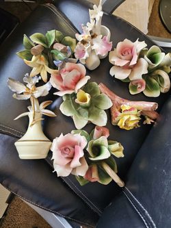 Capodimonte Porcelain Flower Set