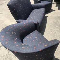 Loveseat & Matching Accent Chairs 