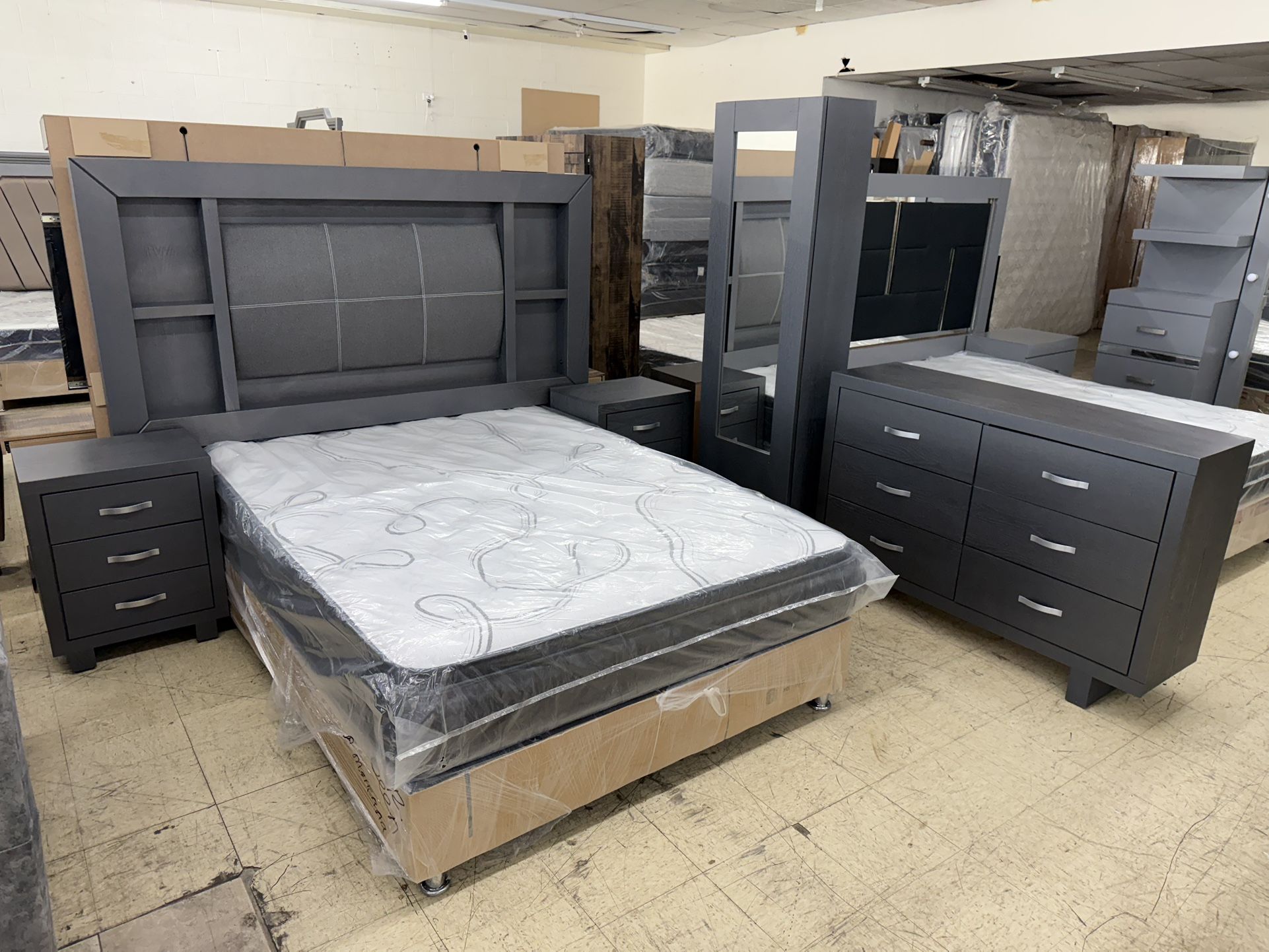 New Grey Bedroom Set (King/Queen/Full)