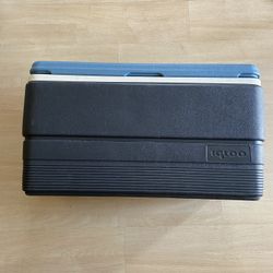 igloo dark blue cooler 70qt 27.5x16 inches