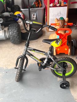Huffy Rock It Kids Bike with Training Wheels