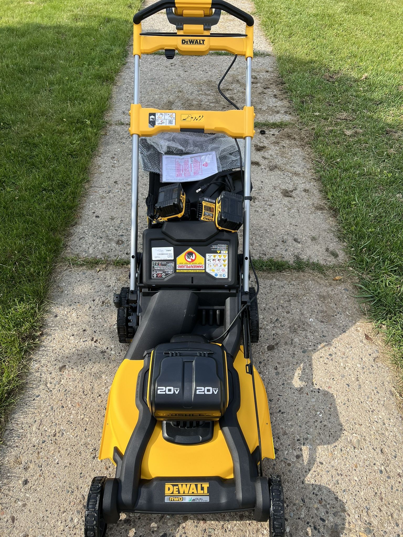 New DeWalt 21” 2x20V MAX 3 in 1 Cordless Battery Twin Blade RWD Self Propelled Lawnmower Lawn Mower