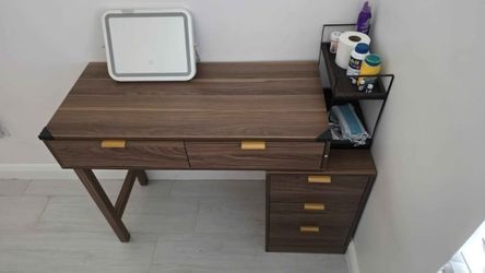 Makeup Table And Mirror