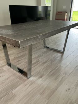 Dining table w/ 6 chairs