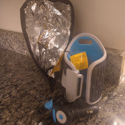 Munchkin: baby bottle warmer car travel

Brand new. No box. Great to plug in car to warm up baby bottle.