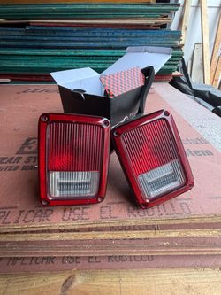 Jeep wrangler 2012 tail lights