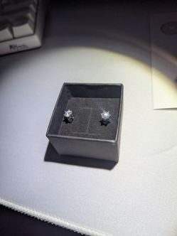 Moissanite earring 5.0 mm