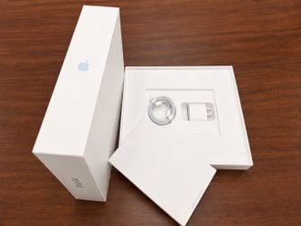 iPad Air 13” M3 256GB WiFi – Like New – Box + Case