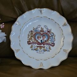 Lady Diana And Prince Charles Commemorative Royal Wedding Plate (EXCELLENT CONDITION)