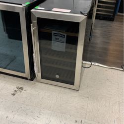 GE 31 Bottle Beverage Cooler