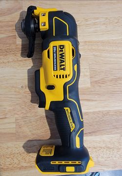 DeWalt DCS354 20V Atomic Brushless Oscillating Multi-Tool