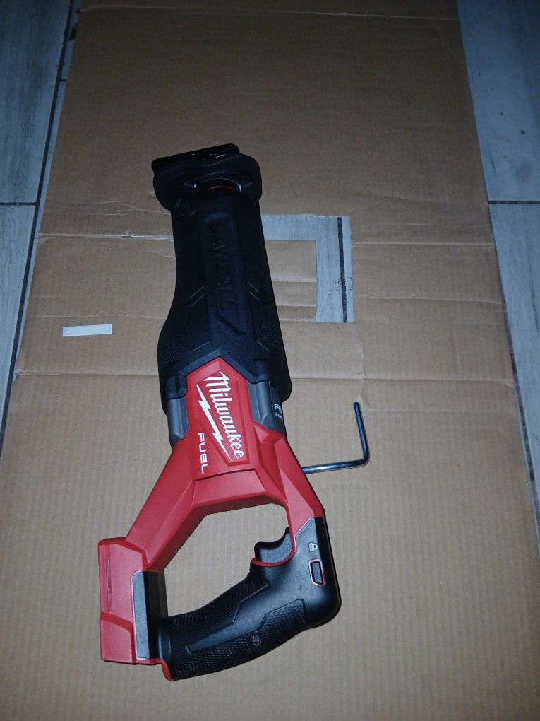 Milwaukee M18 Fuel Sawzall