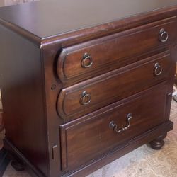 Solid wood Dresser/ Nightstand 