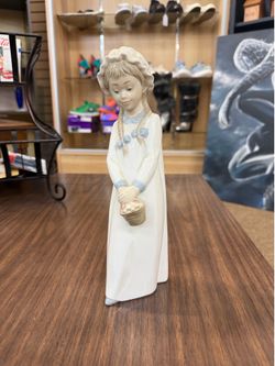 Lladro figurine Nao Zaphir Girl with Basket of Sweets 11in
