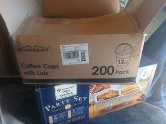 200 12oz Coffee Cups with Lids and coffee cozys