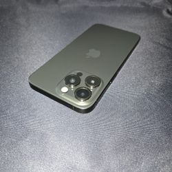 iPhone 15 Pro Max - Black Titanium - 256 GB