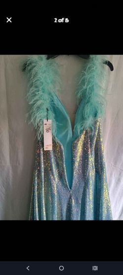 ✨ JVN by Jovani Iridescent Feather Shoulder Prom Dress – Size 16 ✨