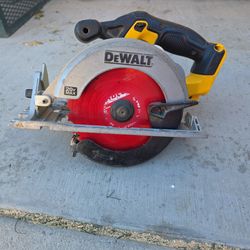 DEWALT 7 1/2 IN 20v MAX CORDLESS CIRCULAR SAW
