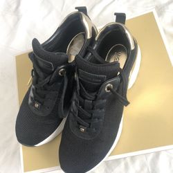 Michael Kors Shoes Size 6