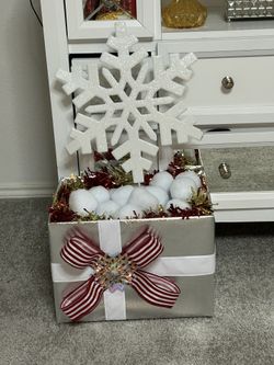 Snowflake Arrangement