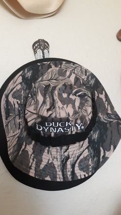 Duck Dynasty boonie and good condition
