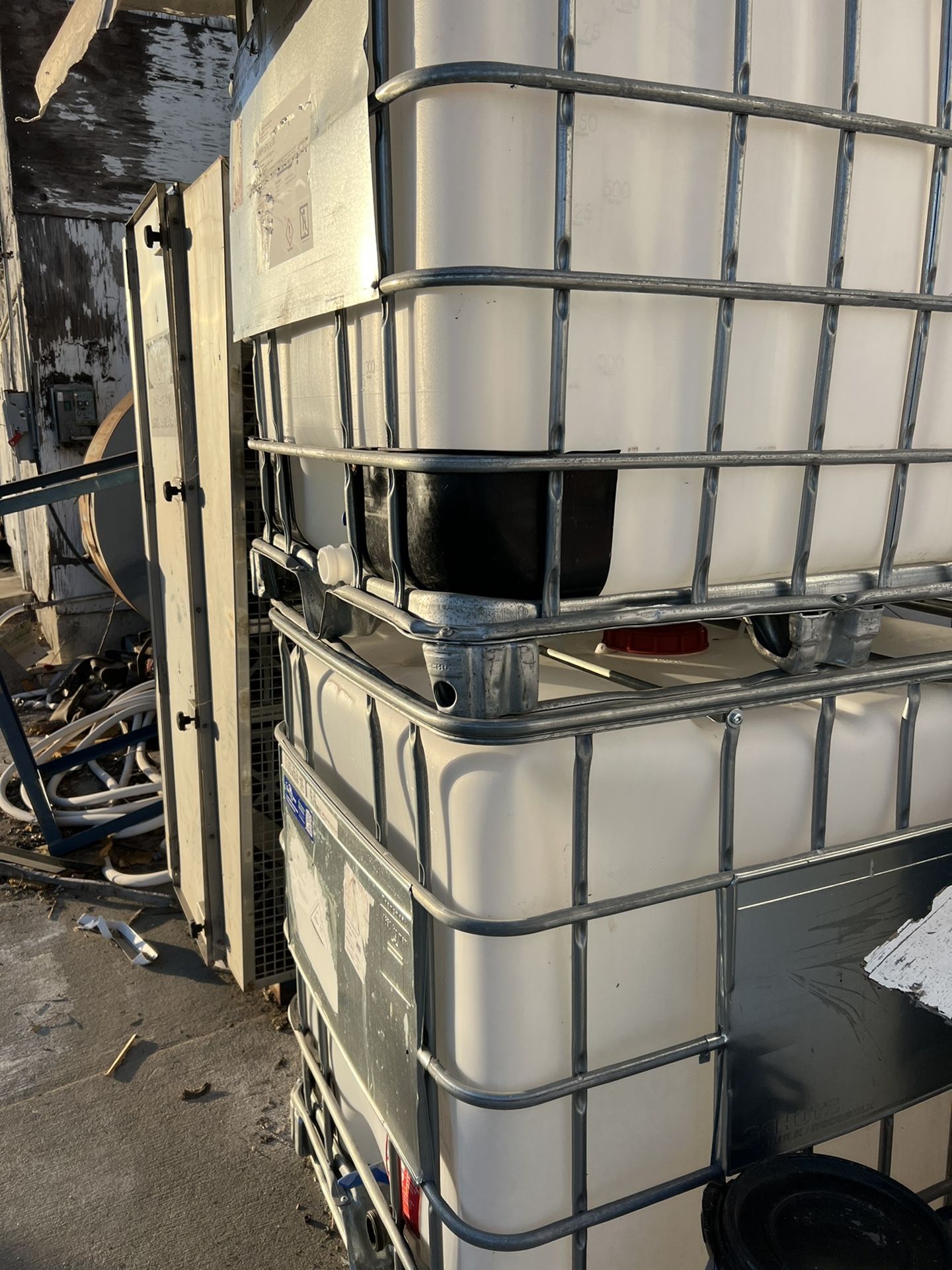 275 Gallons Totte Rain