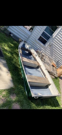 12ft Aluminum Semi V Small Boat And Gear 