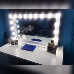 XL Pro Vanity Mirror