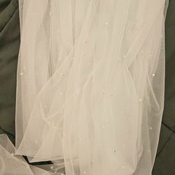 Pearl beaded veil