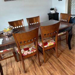 Dining Table And 6 Chairs 