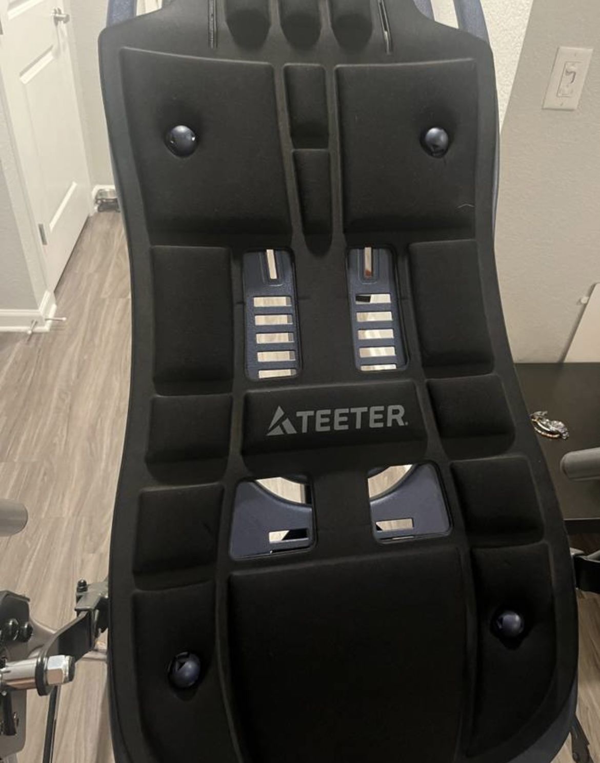 Teeter Hung up Inversion Table