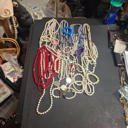 Vintage Mid To Late 20th Century Costume Jewelry Necklaces & Bracelets 29 PCS Of Clean Wearable Faux Pearls & Beads, Different Colors, Sizes & Styles