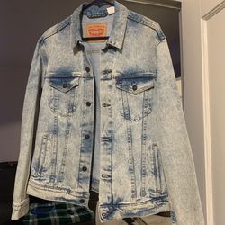 Used Levi denim jacket size M