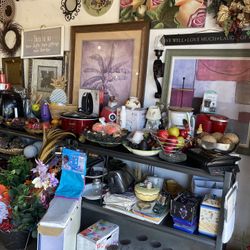 New & Used Home Decorations & Kitchen Items/Prices from $.50c to $49